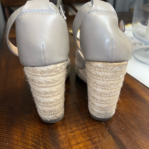 ❤️Big Buddha Tan Espadrille Wedges - Picture 12 of 13